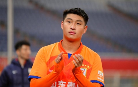 ayx爱游戏电竞体育-国际比赛日山东泰山备战NBA季后赛,外线爆发细节曝光,气氛紧张,资深球员宣示担当的简单介绍
