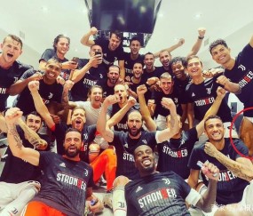 爱游戏(ayx)中国体育注册-关于AC米兰训练开放日，冲刺阶段队长鼓劲引欢呼，荷甲在即，细节决定成败的信息